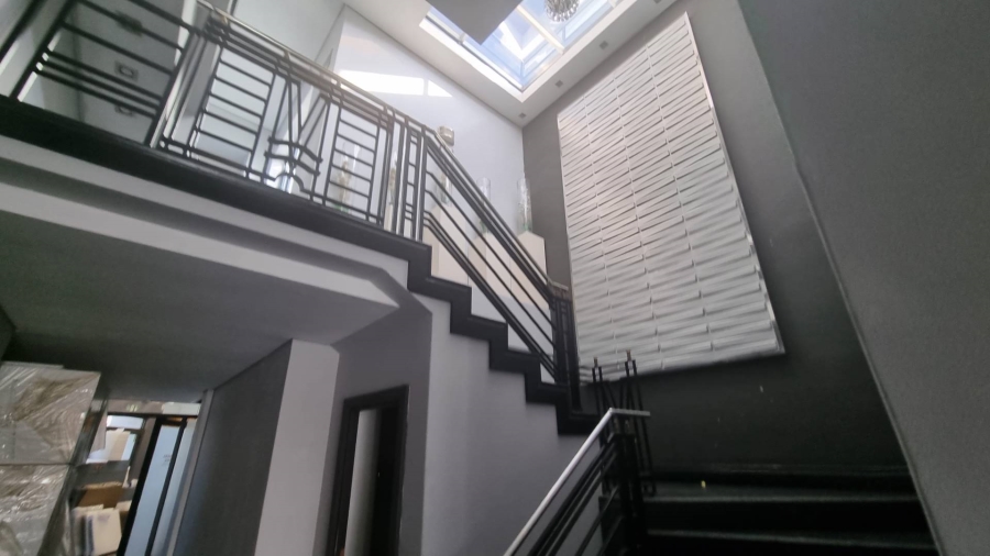 To Let Commercial Property for Rent in Woodstock Western Cape